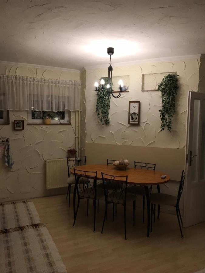 Tocc Apartman Gyál Екстериор снимка