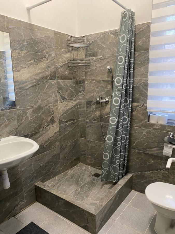 Tocc Apartman Gyál Екстериор снимка