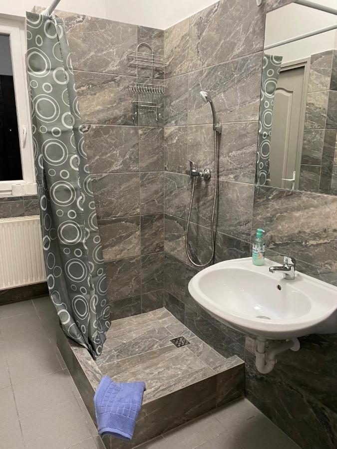 Tocc Apartman Gyál Екстериор снимка