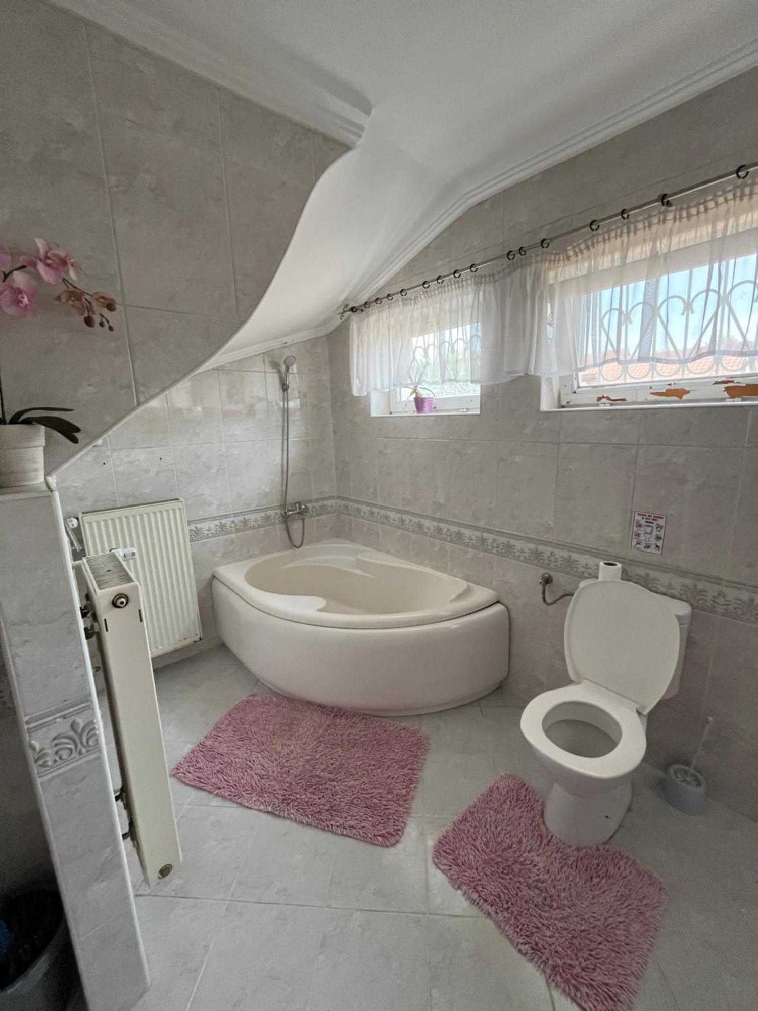 Tocc Apartman Gyál Екстериор снимка